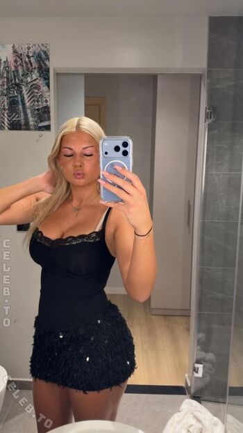 Full leaked Queenice private onlyfans photo