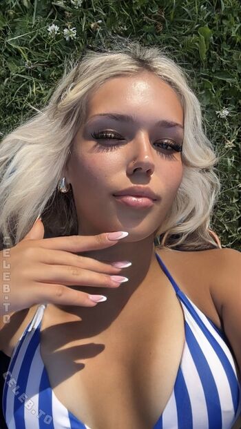 Full leaked Hanaaa private onlyfans photo