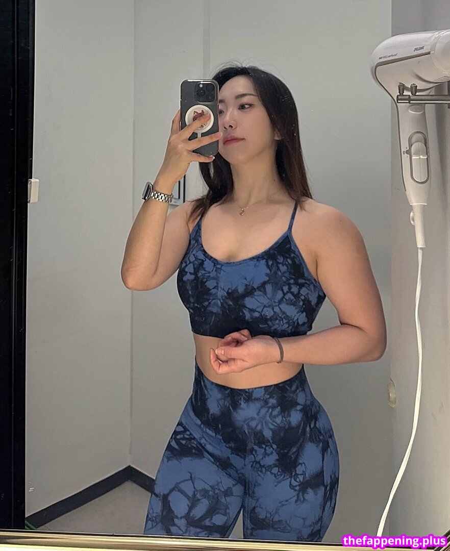 611hyej Fotografie OnlyFans Dezbrăcată #3