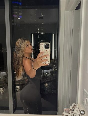 Full leaked Mawii private onlyfans photo