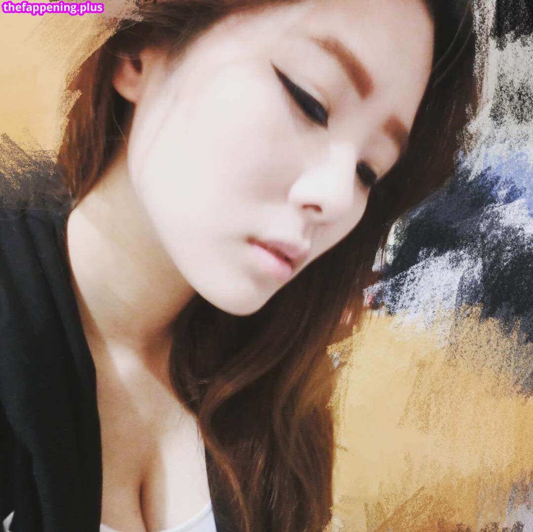 94iris329 Foto OnlyFans Nua #4