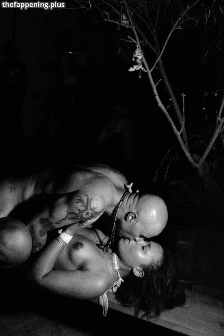 99WAREH0USE / 99WareHouse / cw / favicon.ico / https: Nude OnlyFans Photo #39