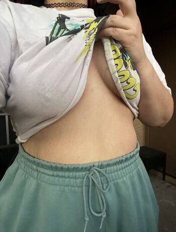 Full leaked Footinches private onlyfans photo