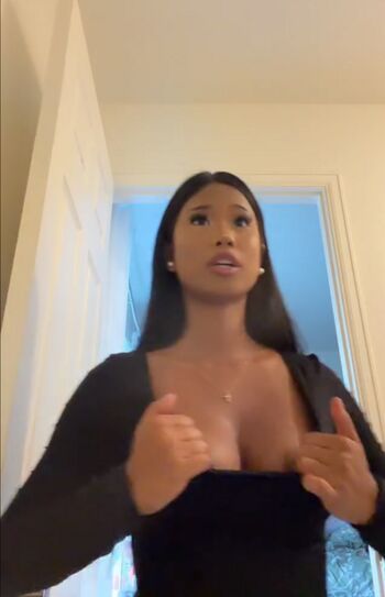 Full leaked Uvdoris private onlyfans photo