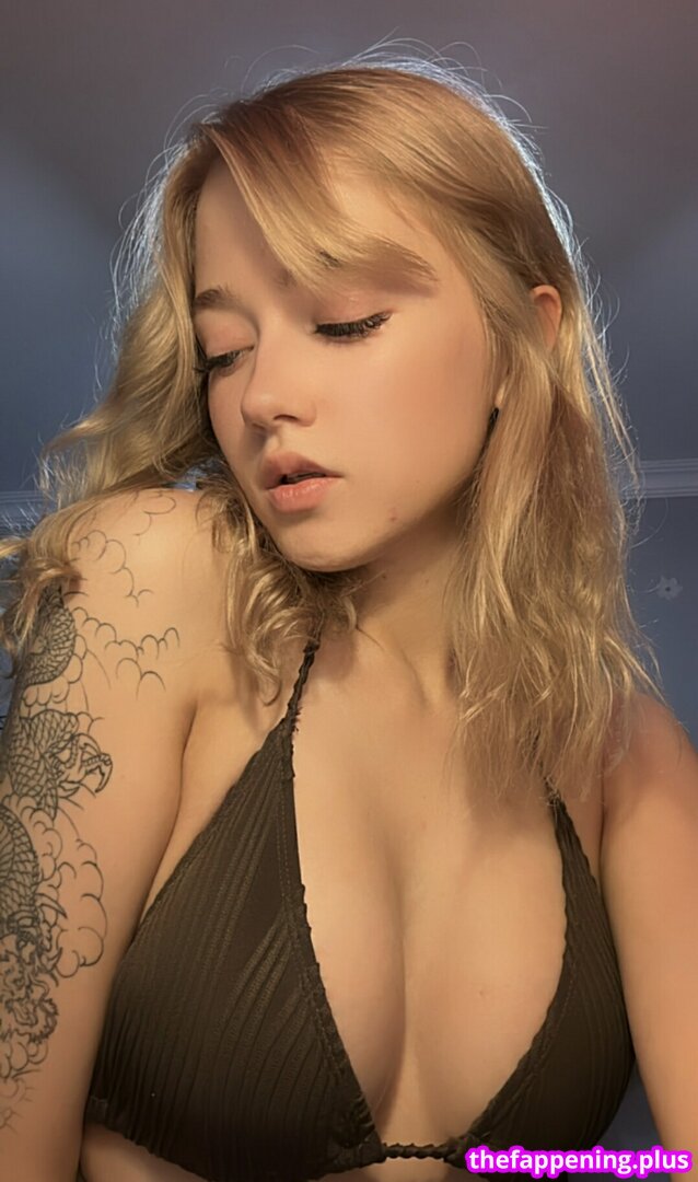 aa12_k / aa12k / elizk.aa12k Nacktes OnlyFans Foto #3