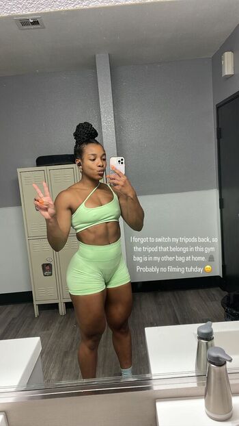 Full leaked Aaaaayevuh private onlyfans photo