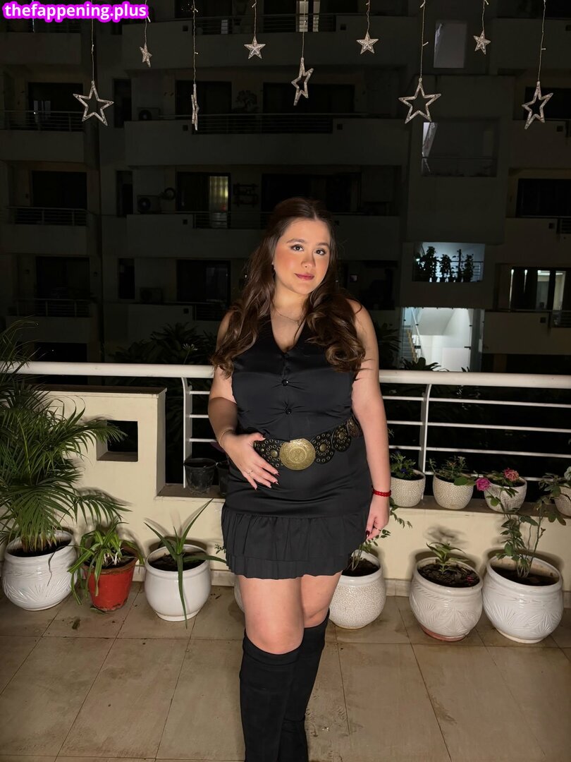 Aadhira Krishna / aadhirakrishna Çıplak OnlyFans Fotoğrafı #1