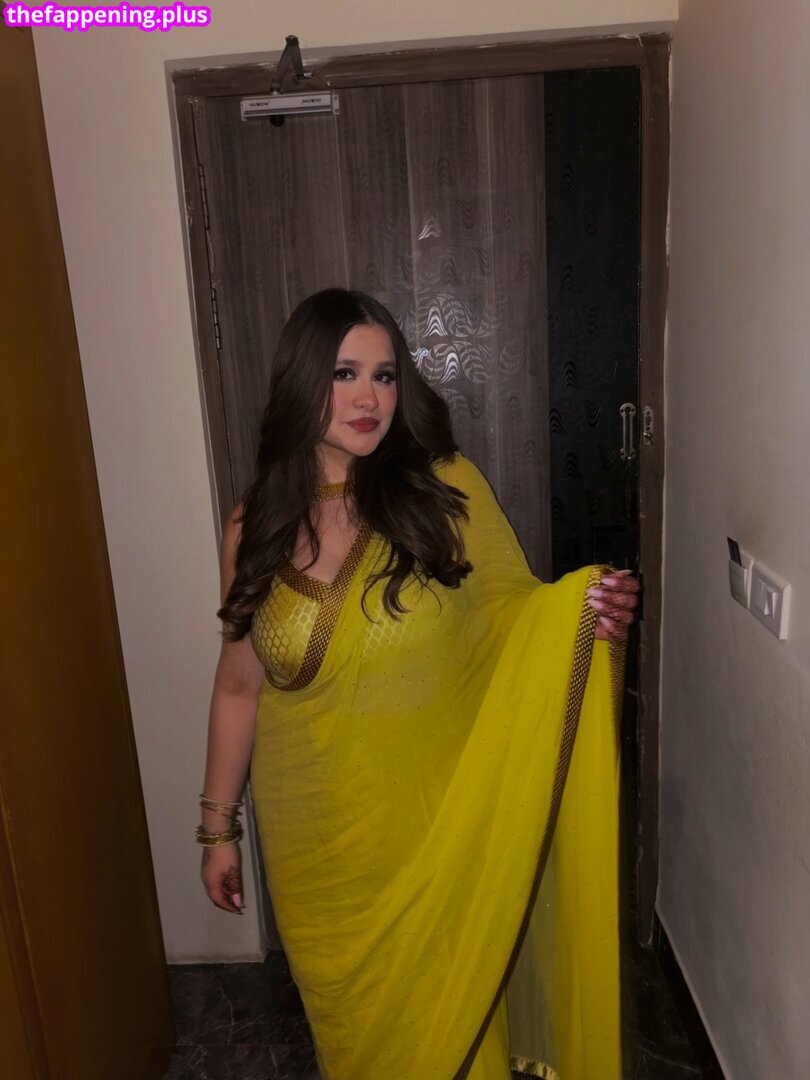 Aadhira Krishna / aadhirakrishna Çıplak OnlyFans Fotoğrafı #6
