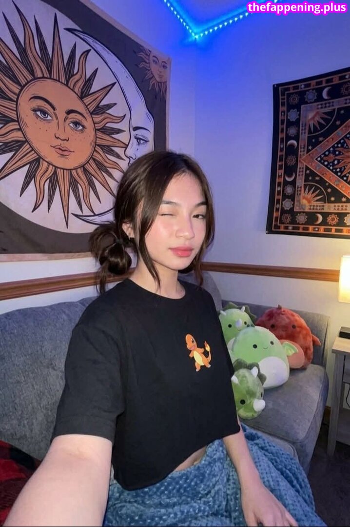 Aaliyah Kim / aaliyah.kim_ / https: Foto OnlyFans Nuda #1