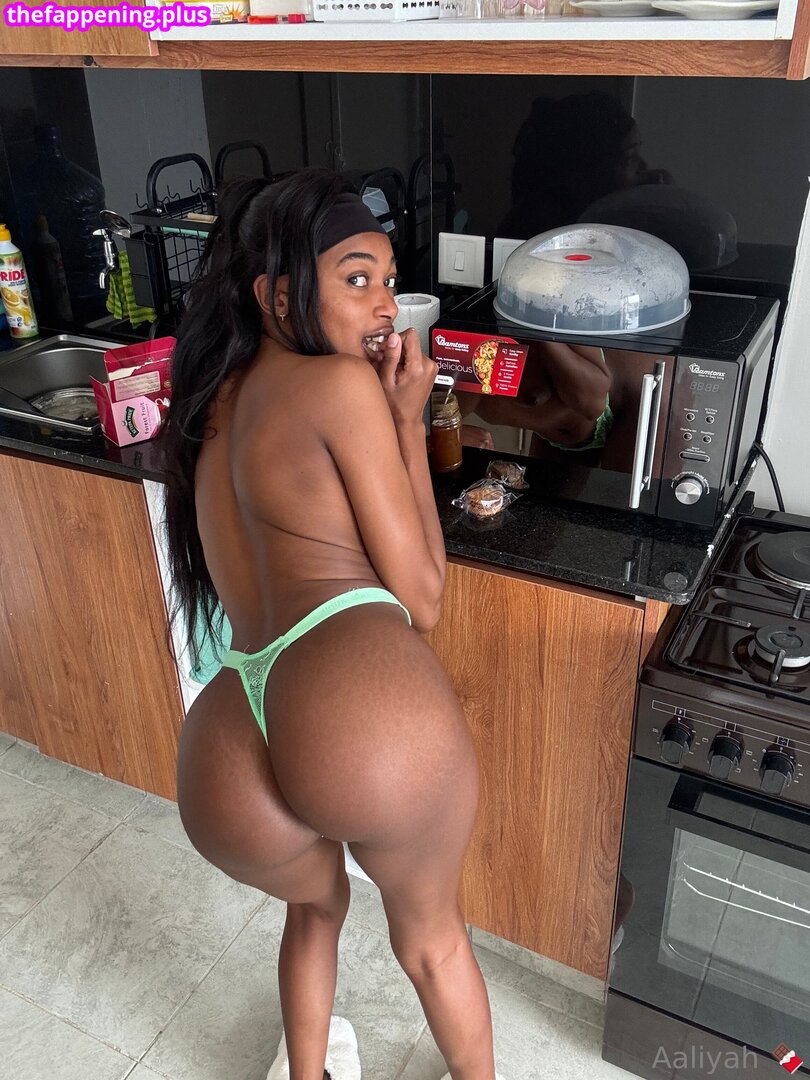 Aaliyah King / aaliyah.king / ebonyaaliyah Fotografie OnlyFans Dezbrăcată #16