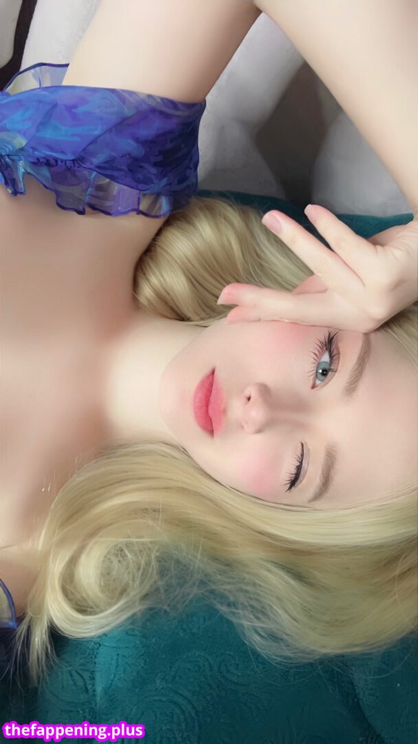 Aanarih... Loira Surreal / aanarih / https: Foto OnlyFans Nuda #4