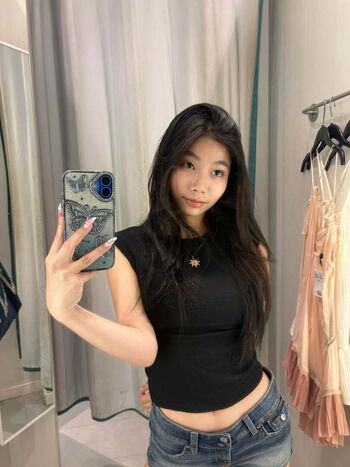 Full leaked Aaomhelloo private onlyfans photo