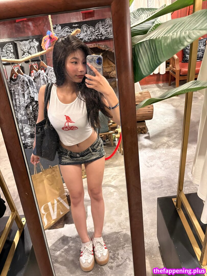 Saipetch B. / aaomhelloo Φωτογραφία Γυμνών OnlyFans #212