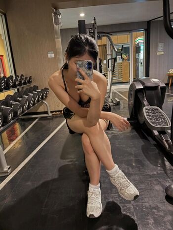 Full leaked Aaomhelloo private onlyfans photo