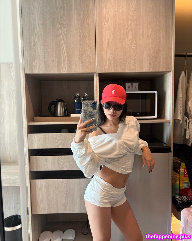 Saipetch B. / aaomhelloo Çıplak OnlyFans Fotoğrafı #394