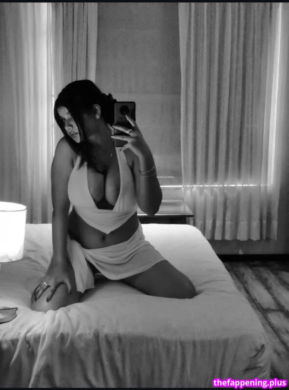 Aastha Singh / aasthaaax / voidedfiction 누드 OnlyFans 사진 #4