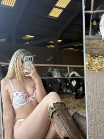 Full leaked Abi coombes farmer private onlyfans photo