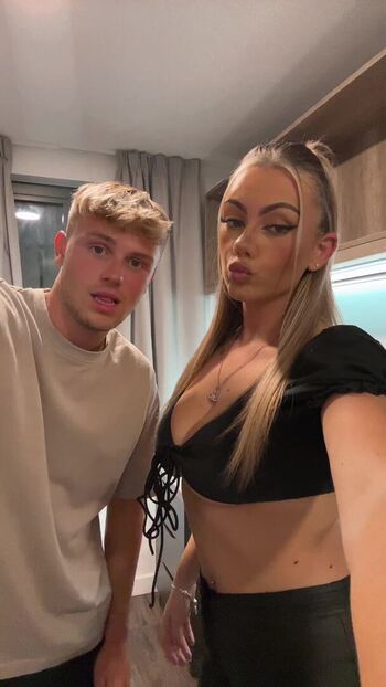 Full leaked Abi greasley page private onlyfans photo