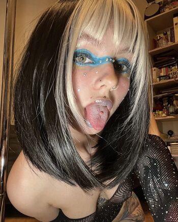 Full leaked Adelinam private onlyfans photo