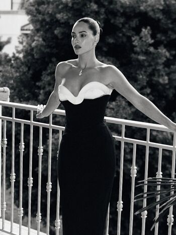 Adria Arjona