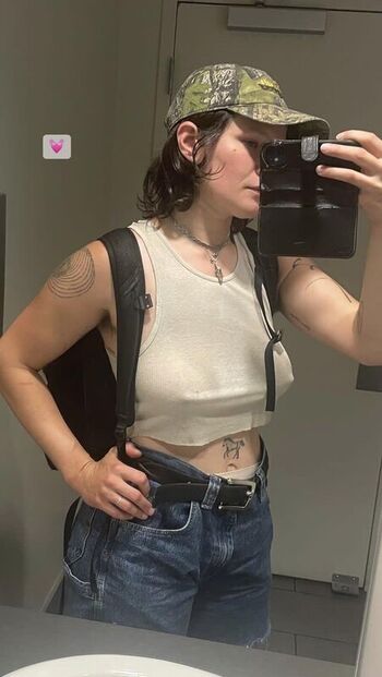 Full leaked Adrianne lenker private onlyfans photo
