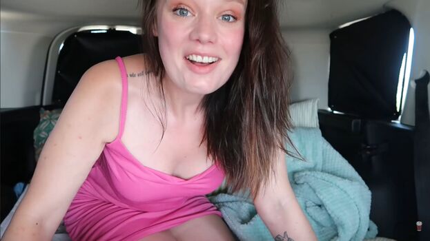 Full leaked Adventuresofellie private onlyfans photo