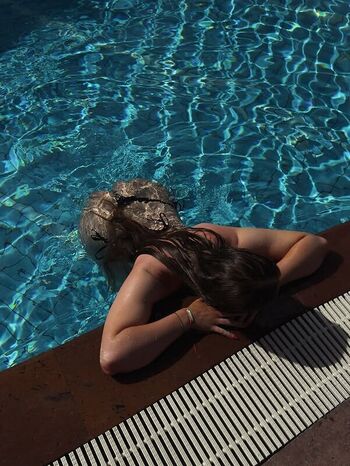 Full leaked Aechisholm private onlyfans photo