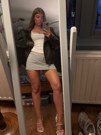 Full leaked Aechisholm private onlyfans photo