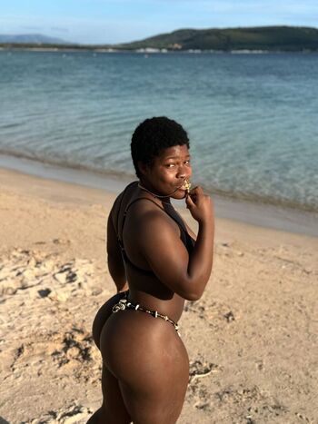 Full leaked African booty meat page private onlyfans photo