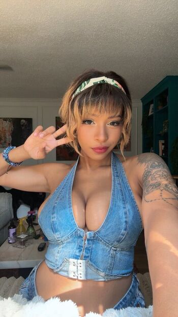 Full leaked Ahquamarine private onlyfans photo