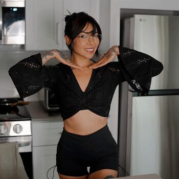 Full leaked Aileensenpaireacts private onlyfans photo