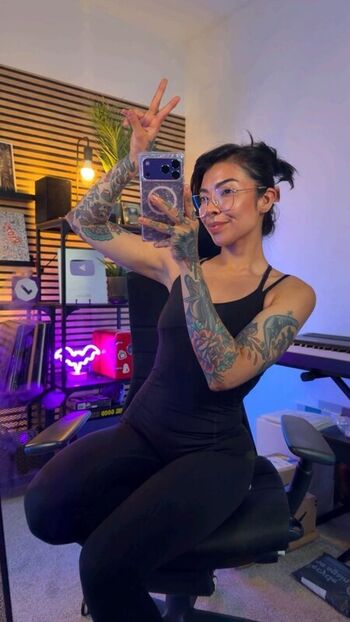 Full leaked Aileensenpaireacts private onlyfans photo