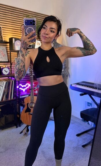 Full leaked Aileensenpaireacts private onlyfans photo