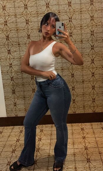Full leaked Aili page private onlyfans photo