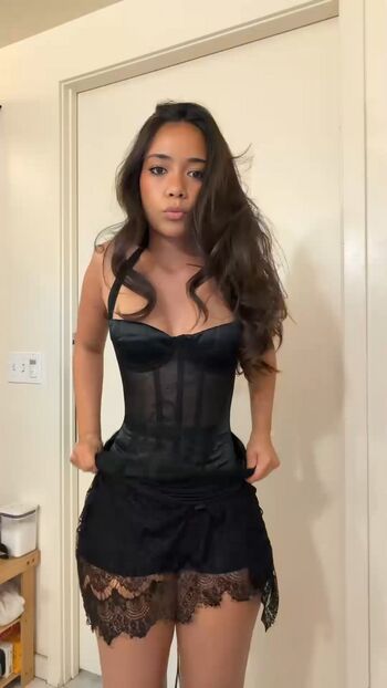 Full leaked Aimeejaihall private onlyfans photo