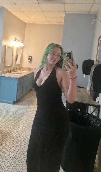 Full leaked Airica demia private onlyfans photo
