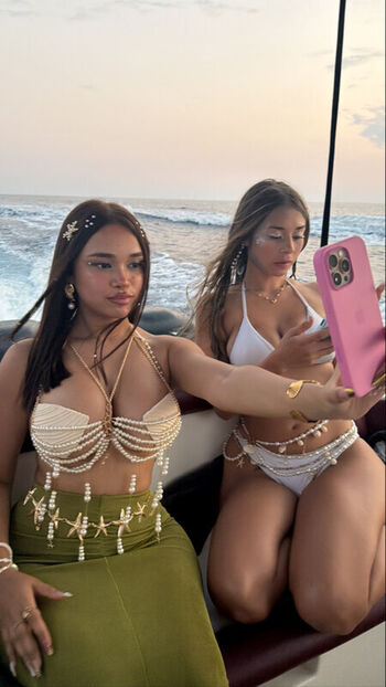 Full leaked Aishah sofey page private onlyfans photo