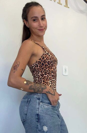 Full leaked Aiucaraujo private onlyfans photo