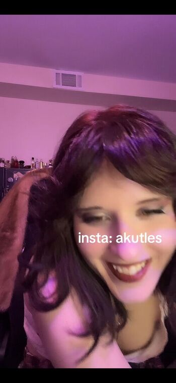 Akutles