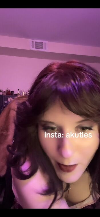 Akutles