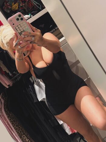 Full leaked Alabama barker private onlyfans photo