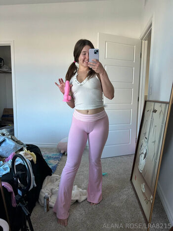 Full leaked Alanarose page private onlyfans photo