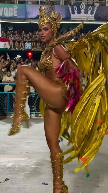 Full leaked Alane dias page private onlyfans photo