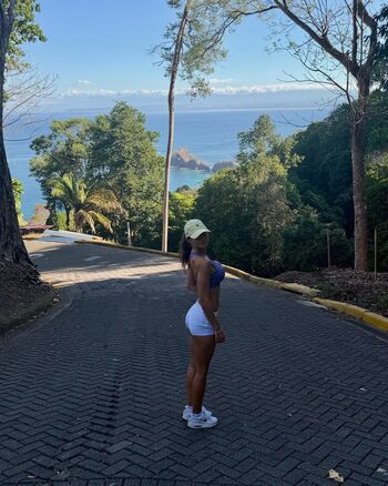 Full leaked Alannalouise  page private onlyfans photo