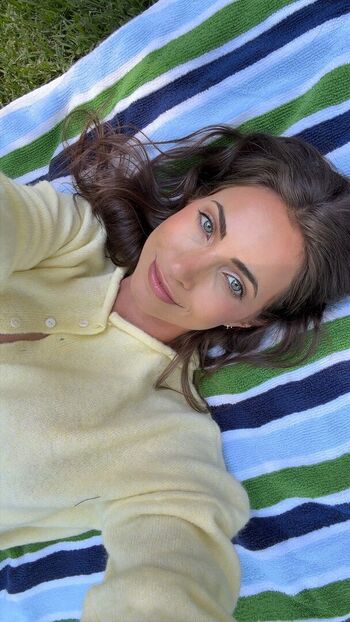 Full leaked Alannalouise page private onlyfans photo