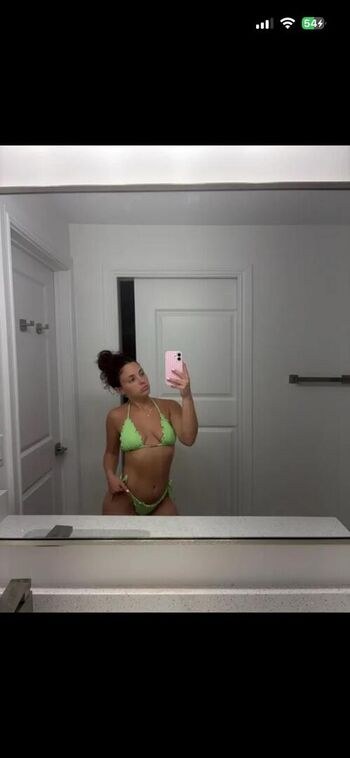 Full leaked Aleaarose private onlyfans photo