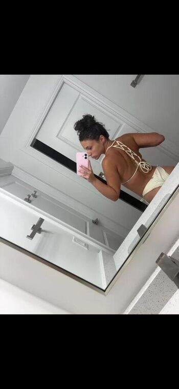 Full leaked Aleaarose private onlyfans photo