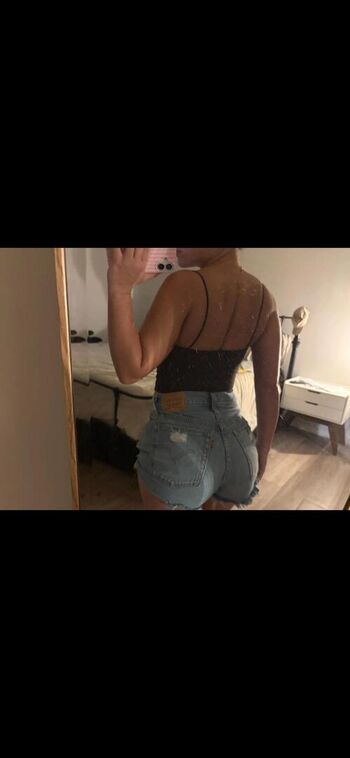 Full leaked Aleaarose private onlyfans photo