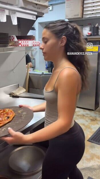 Full leaked Aleaarose private onlyfans photo