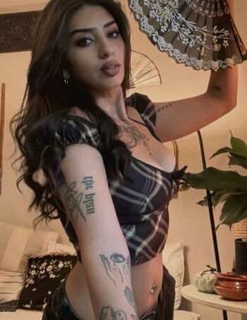 Full leaked Alearninggardens private onlyfans photo